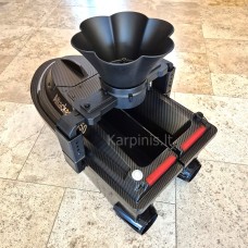 Attacker XT550 pašarų laivelis su Echolotu, Boilių barstytuvu su 116 taškų GPS. 18000 baterija. Telpa 3.26 litro pašaro Attacker XT550 pašarų laivelis su Echolotu, Boilių barstytuvu su 116 taškų GPS. 18000 baterija. Telpa 3.26 litro pašaro