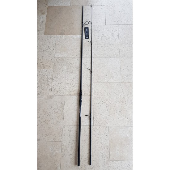 Daiwa Black Widow XT 12ft 366 cm 3.00 Lbs karpinis kotas Daiwa Black Widow XT 12ft 366 cm 3.00 Lbs karpinis kotas