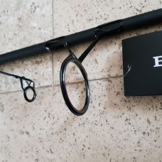Daiwa Black Widow XT 12ft 366 cm 3.00 Lbs karpinis kotas Daiwa Black Widow XT 12ft 366 cm 3.00 Lbs karpinis kotas